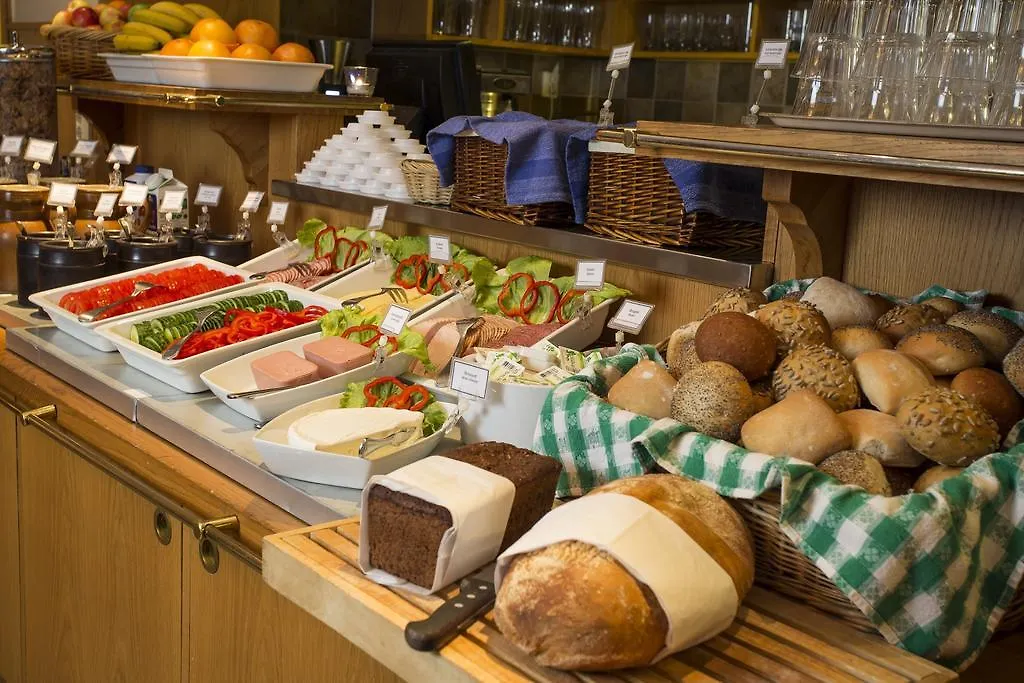 Crystal Plaza Hotel Stockholm 3*,